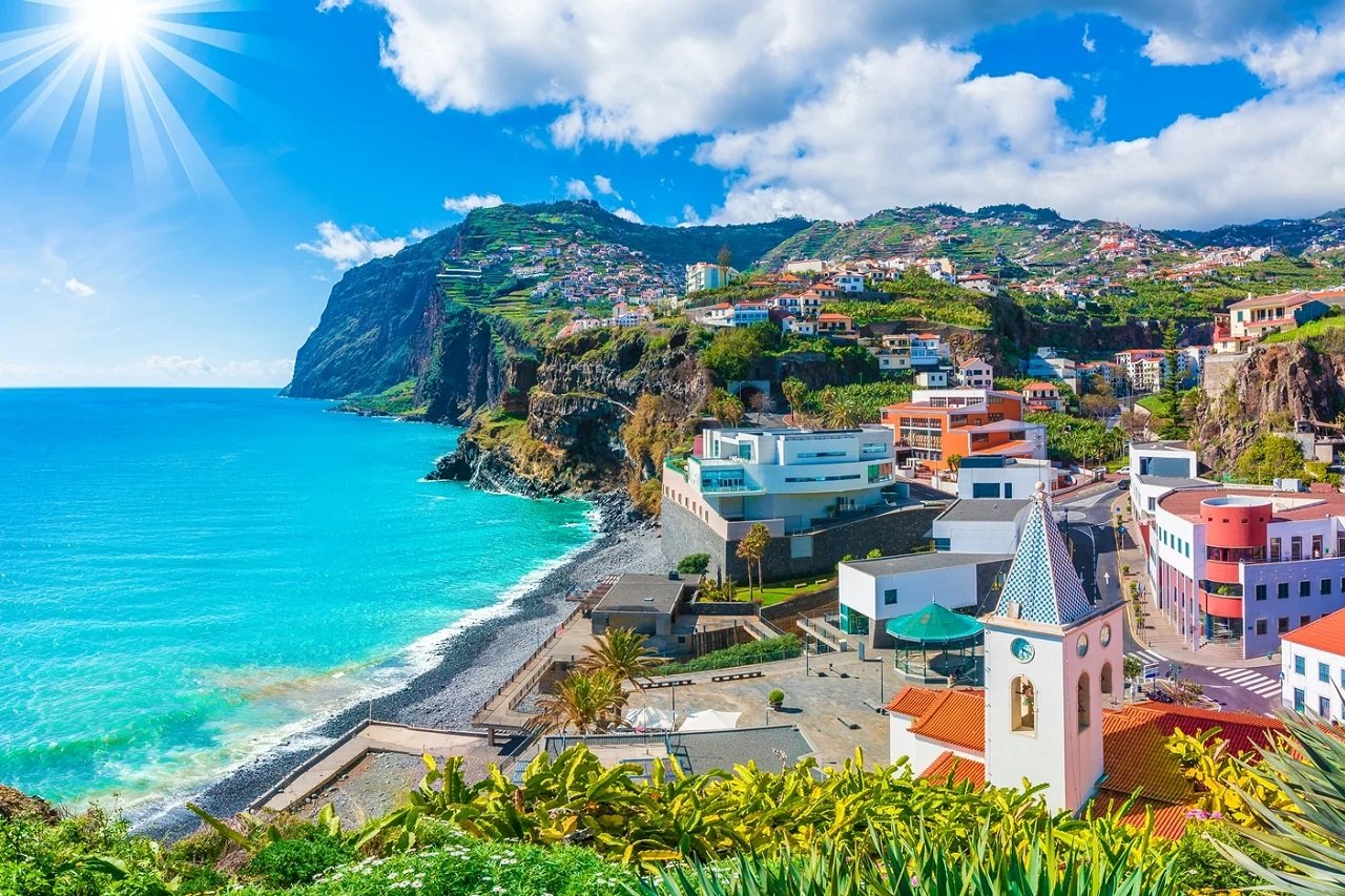 MADEIRA WYSPA WIECZNEJ WIOSNY