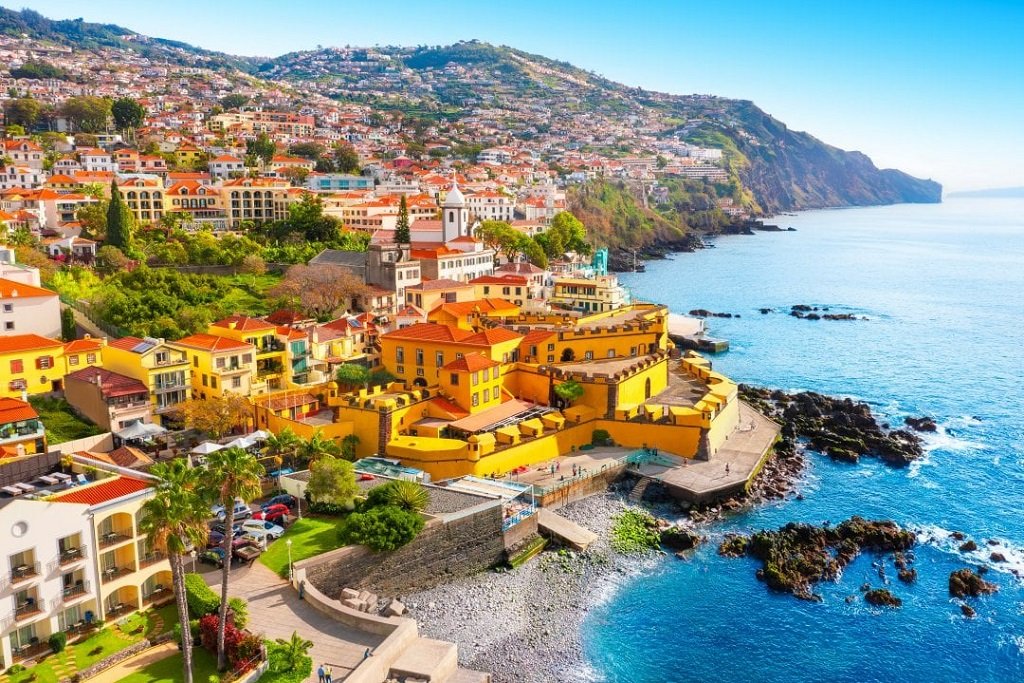 MADEIRA WYSPA WIECZNEJ WIOSNY