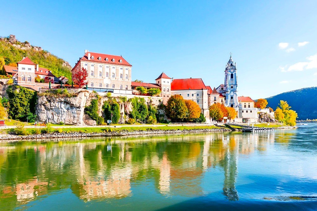 WIEDEŃ I UROKI DOLINY WACHAU