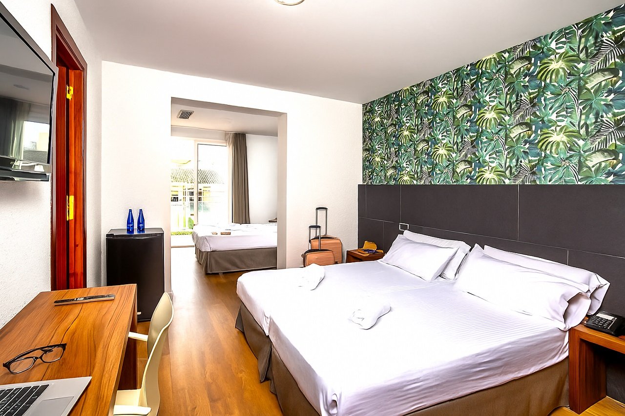 HOTEL LA PALMERA  14 – 19 LAT