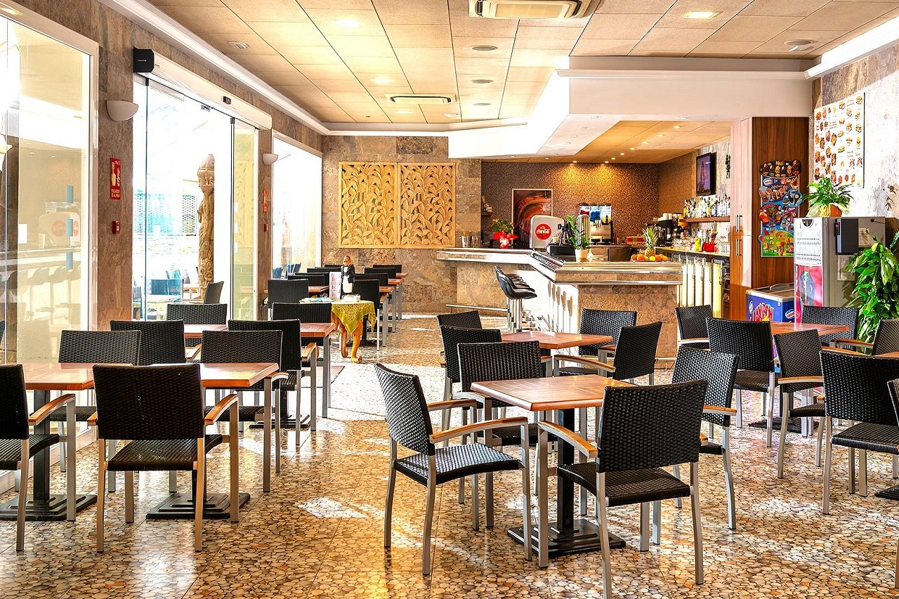 HOTEL LA PALMERA  14 – 19 LAT