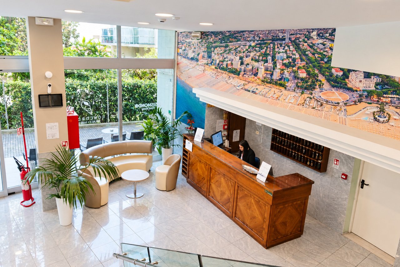 HOTEL MIRAMARE RESORT + 2 PARKI 14 – 19 LAT