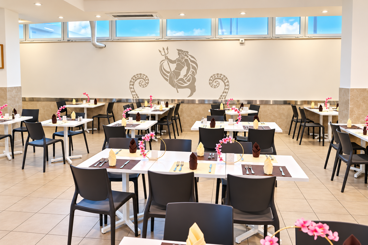 HOTEL MIRAMARE RESORT + 2 PARKI 14 – 19 LAT