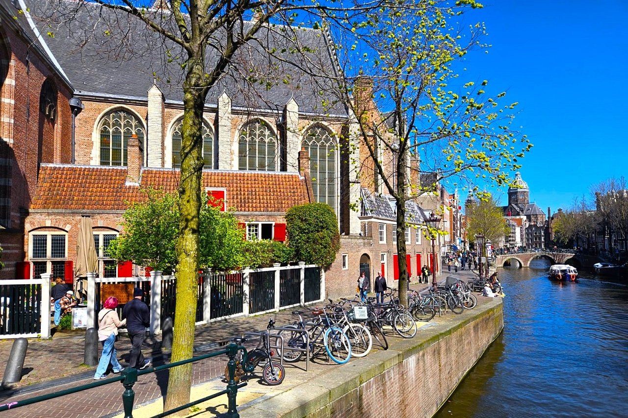 KWITNĄCE OGRODY I AMSTERDAM