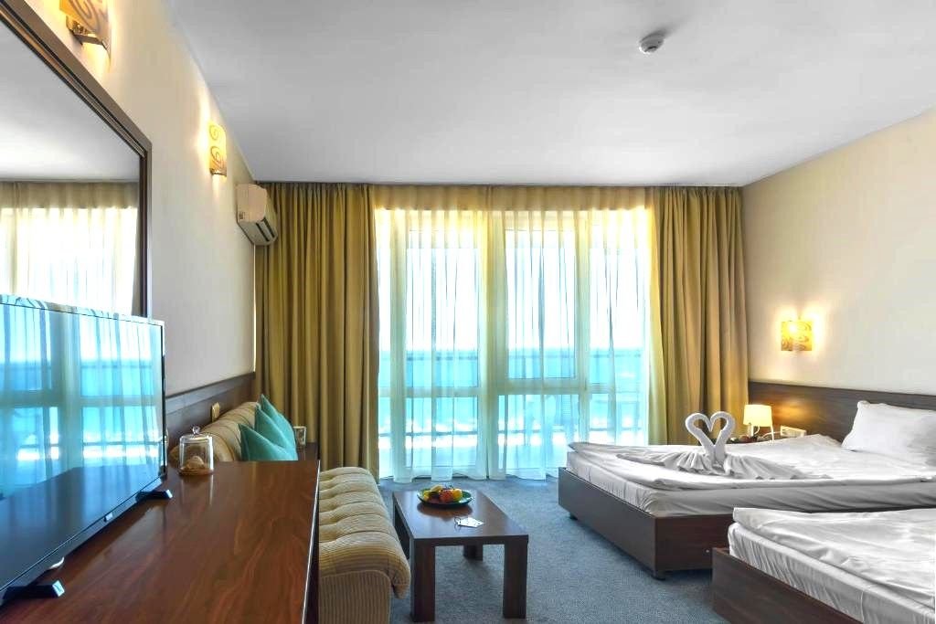 HOTEL GLARUS BEACH