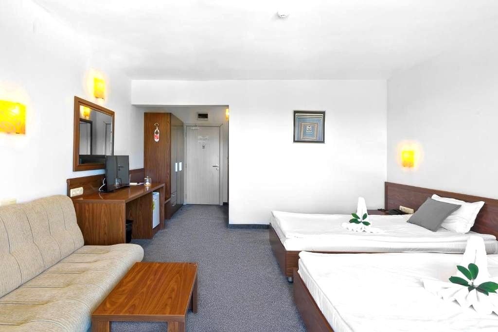 HOTEL GLARUS BEACH