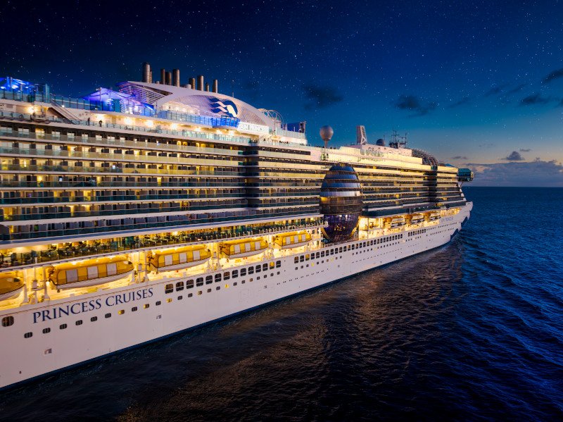 Sun Princess nocą